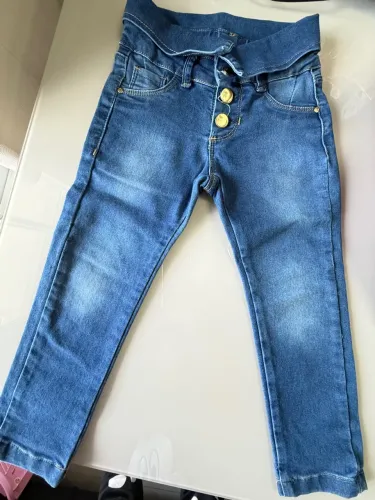 Calça Jeans Infantil com Detalhes Dourados TAM 4