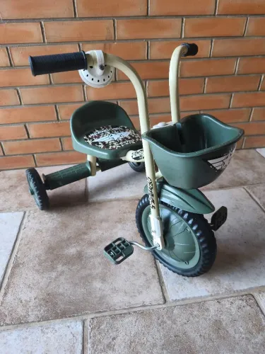 Triciclo infantil