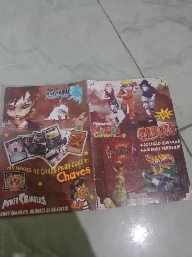 Álbum de figurinhas dos anos 2000