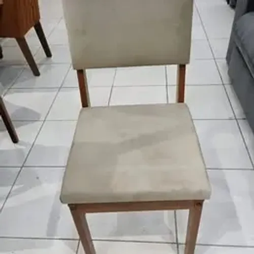 Cadeira Bege Vazada
