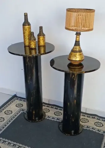 Par de Mesas Laterais Decorativas em Estilo Moderno