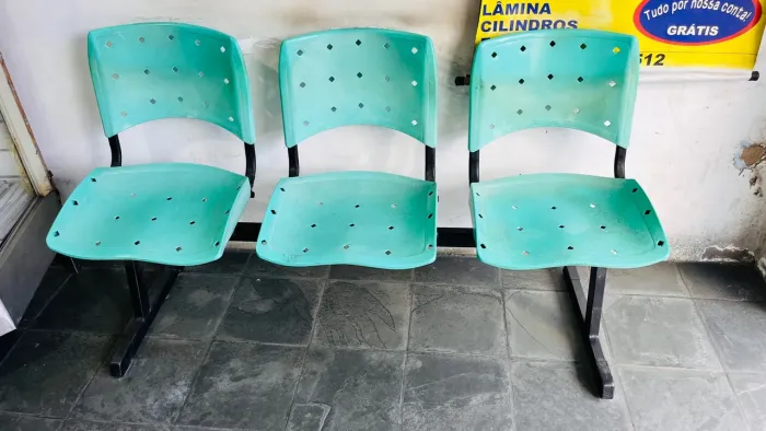 3 Cadeiras Longarina de Plástico para Sala de Espera