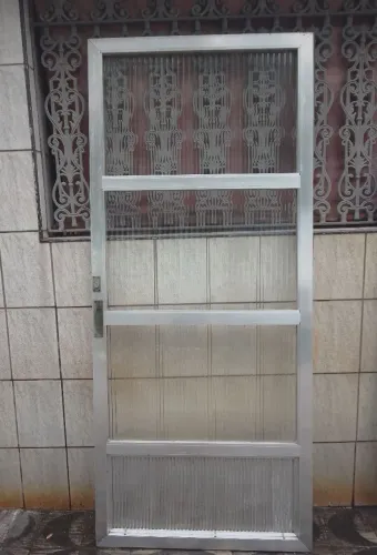 Porta de alumínio com vidros 2,04 x 0,87