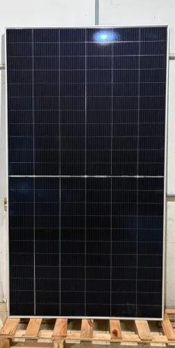 Placa solar fotovoltaica marca Risen 700w bifacial