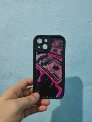 Capinha iPhone 15 Preta Estampada
