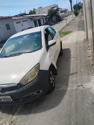 Fiat Grand Siena Tetrafuel 1.4 EVO F. Flex 8V 2013