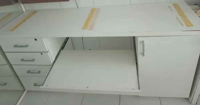 Maca Fixa com Balcão em MDF (Usado e Sem colchão)
