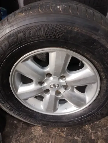Rodas hilux com pneus meia vida