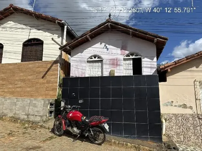 Negócio especial Casa no Centro, Medeiros Neto - BA, Nº 135, 2 quartos, 82m² | Leilão