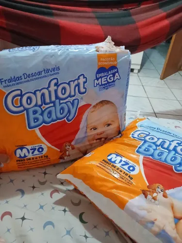 Vende-se 2 pacote de fraldas M