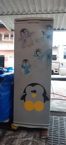 Geladeira funcionando perfeitamente original nunca foi mexida