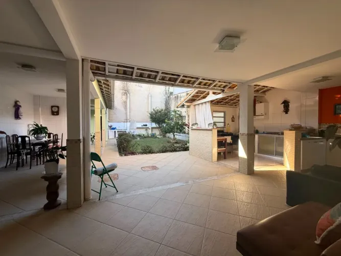 Casa com 3 dormitórios à venda, 231 m² por R$ 1.200.000,00 - Jardim Amália - Volta Redonda