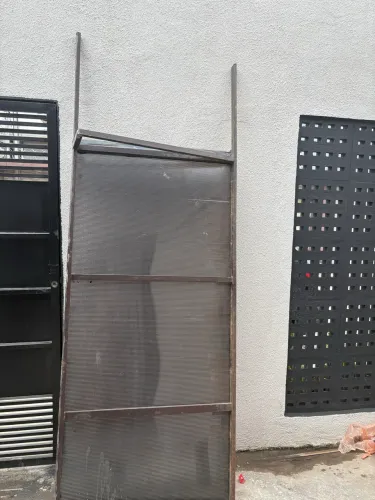 Toldo de policarbono