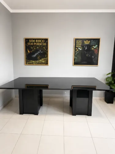 Mesa de escritorio ou mesa de jantar