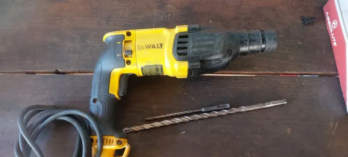 Vendo martelete perfurador rompedor dewalt