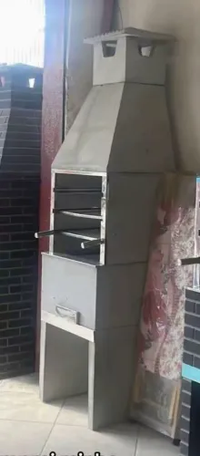 Vendo churrasqueira de cimento valor 500,00