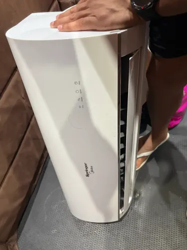 Ar condicionado split semi novo 9.000 BTUs - 220v