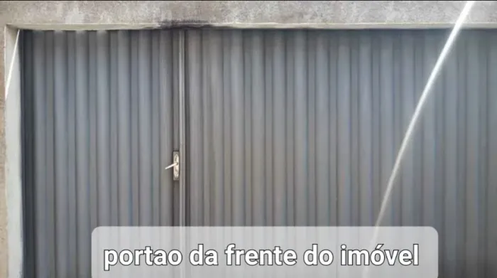 Casa no bairro do Carmo, 3 quartos, sala, copa, cozinha conjugada, banheiro e quintal.