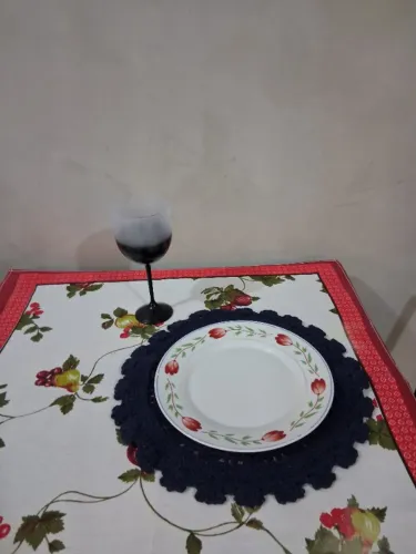 Vendo jogo americano e porta copo em crochê