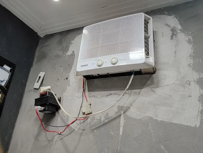 Ar condicionado de janela 7500 btus já com transformador de 5 mil va