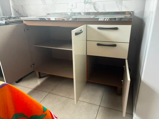 Conjunto de 3 Armários de Cozinha + 1 Pia Inox.