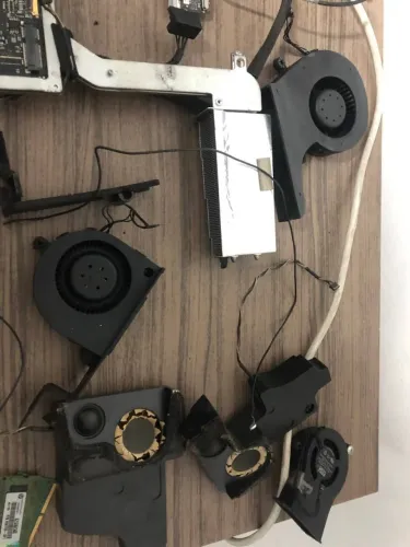 Peças para Imac A1311 21.5 Pol