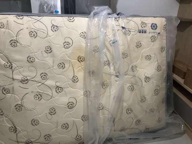 Colchão casal plumatex alfa 1 ano de uso 