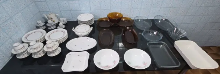 Louças de porcelana, vidro temperado e aço inox. Leia o anúncio, aceito cartão