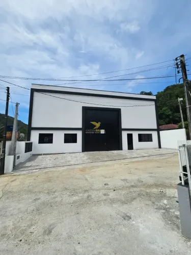 Galpão Comercial à Venda - Rio Pequeno, Camboriú - SC
