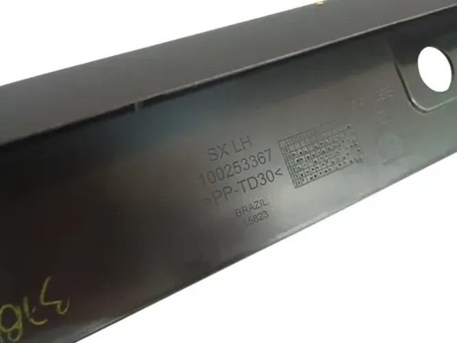 Moldura Lateral Esquerda Caçamba Fiat Strada 2020 2021/.. Preto