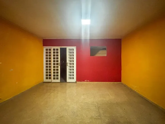 Vendo casa na praça 14