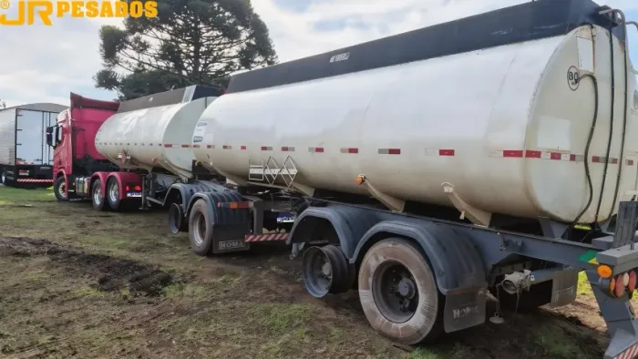 carreta bitrem noma em aço carbono ano 2009 litragem 22.500 + 22.500 puxava químico