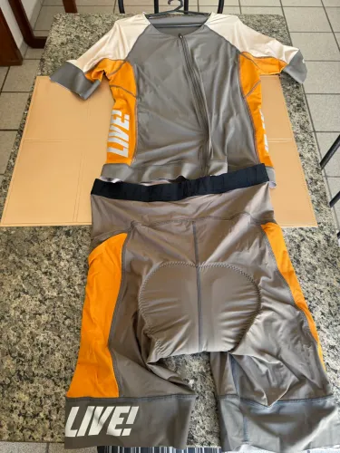 Roupa Bike usado uma vez