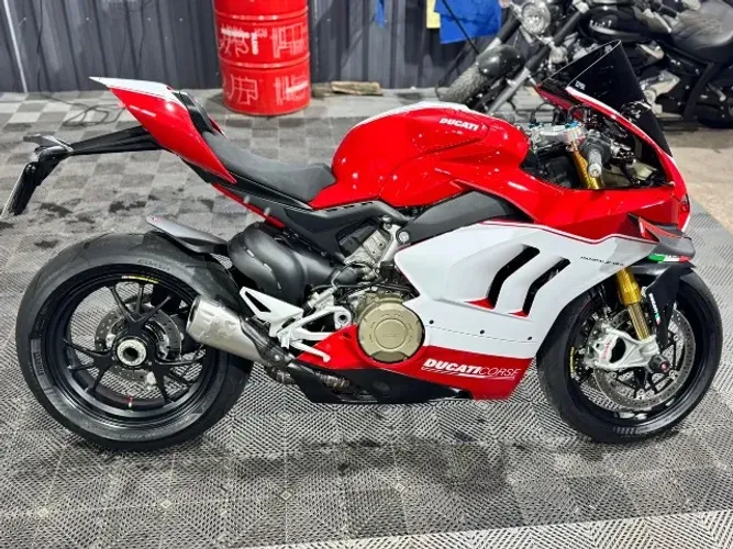 Ducati Panigale V4S