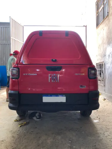 Capota Furgão baixo Fiat Strada ?