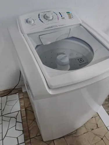 Máquina de lavar roupa Eletrolux 12 kilos