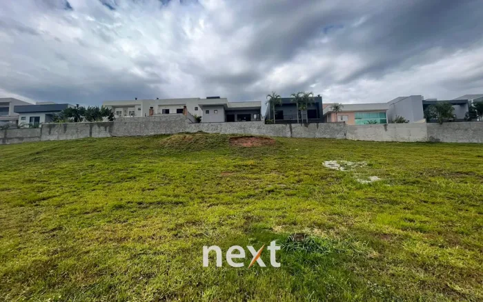 TERRENO COM 300M² A VENDA NO RESIDENCIAL MONT' ALCINO EM VALINHOS/SP