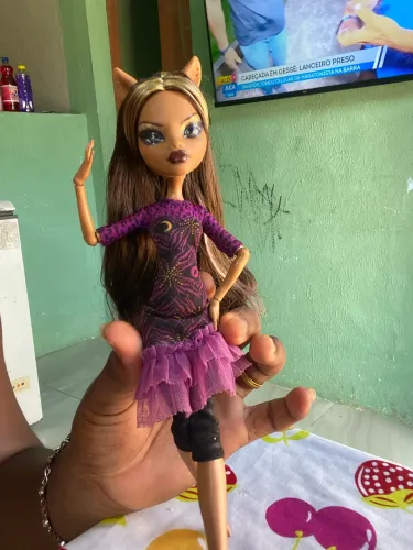 Clawdeen monster high