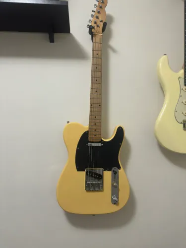Guitarra phx amarela