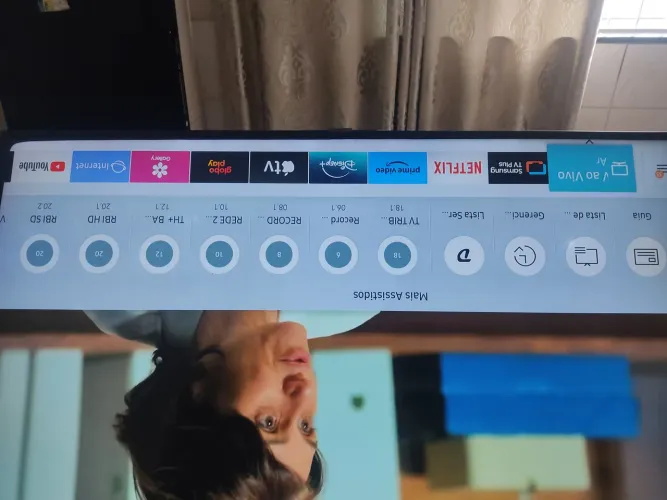 TV Samsung 55 smart moderna YouTube Netflix