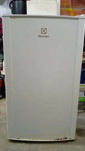 Geladeira Frigobar Electrolux RE122 (Com Defeito / Termostato)