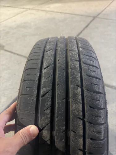Pneu 195/60R15 dunlop semi novo