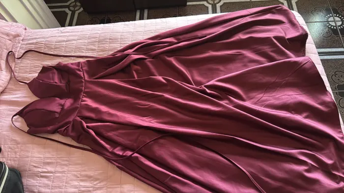 Vestido longo de festa vinho