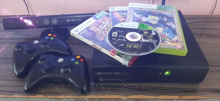 Xbox 360 completo com 4 jogos com caixa e todos os cabos