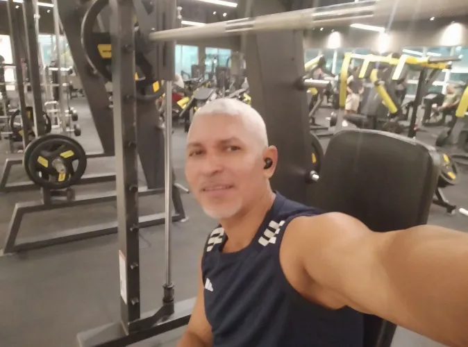 Motorista com habilitação A e B profissional