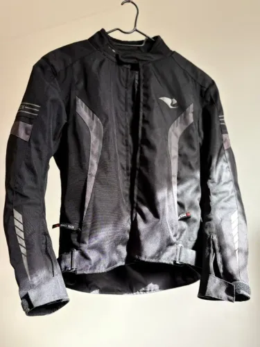 JAQUETA RACE TECH ARGOS AIR PRETA