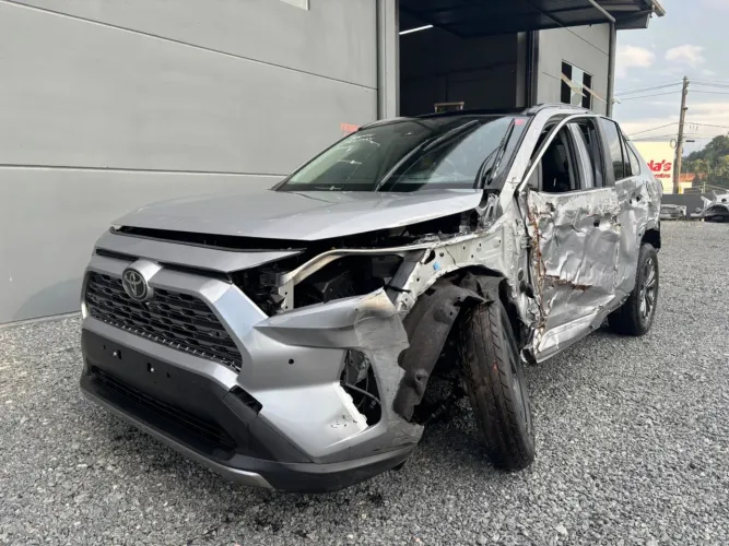 Sucata Toyota Rav4 Hybrid 2025 para retirada de peças 