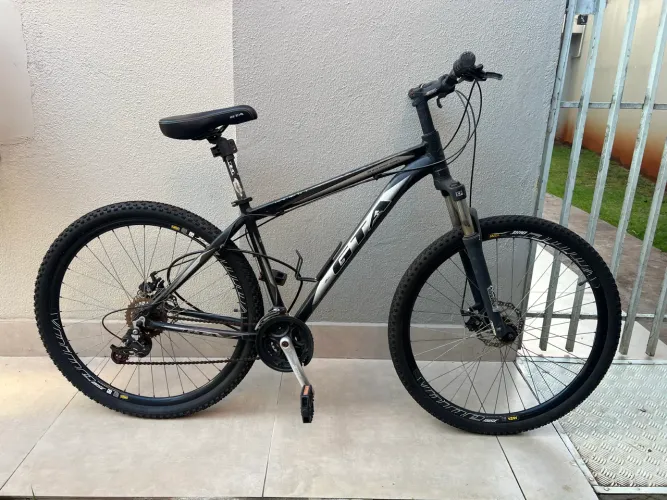Bicicleta GTA Aro 29 com Câmbio Shimano - Oportunidade pra levar hoje!