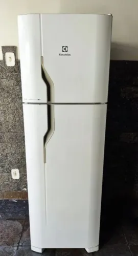 Geladeira Electrolux 261 litros Frost Free 127 volts Conservada Garantia