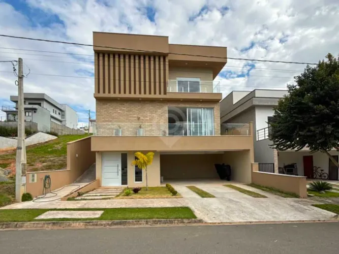 Casa em Condomínio : / Residencial / Bairro Itapema